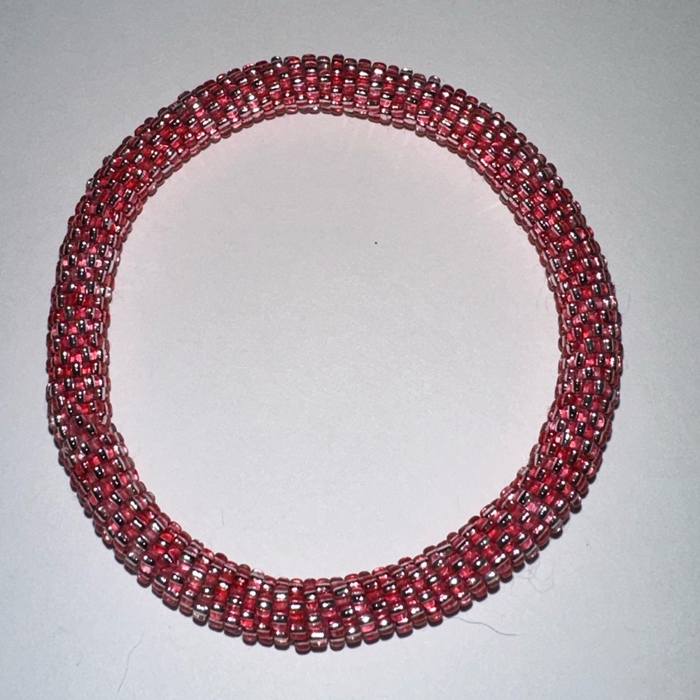 Beaded bracelet pink